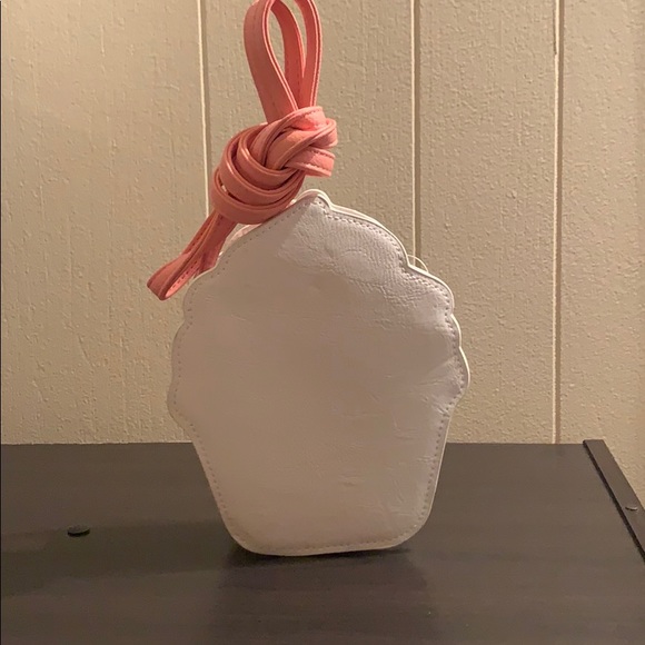 Cupcake 🧁 bag!!!!! - Picture 4 of 4